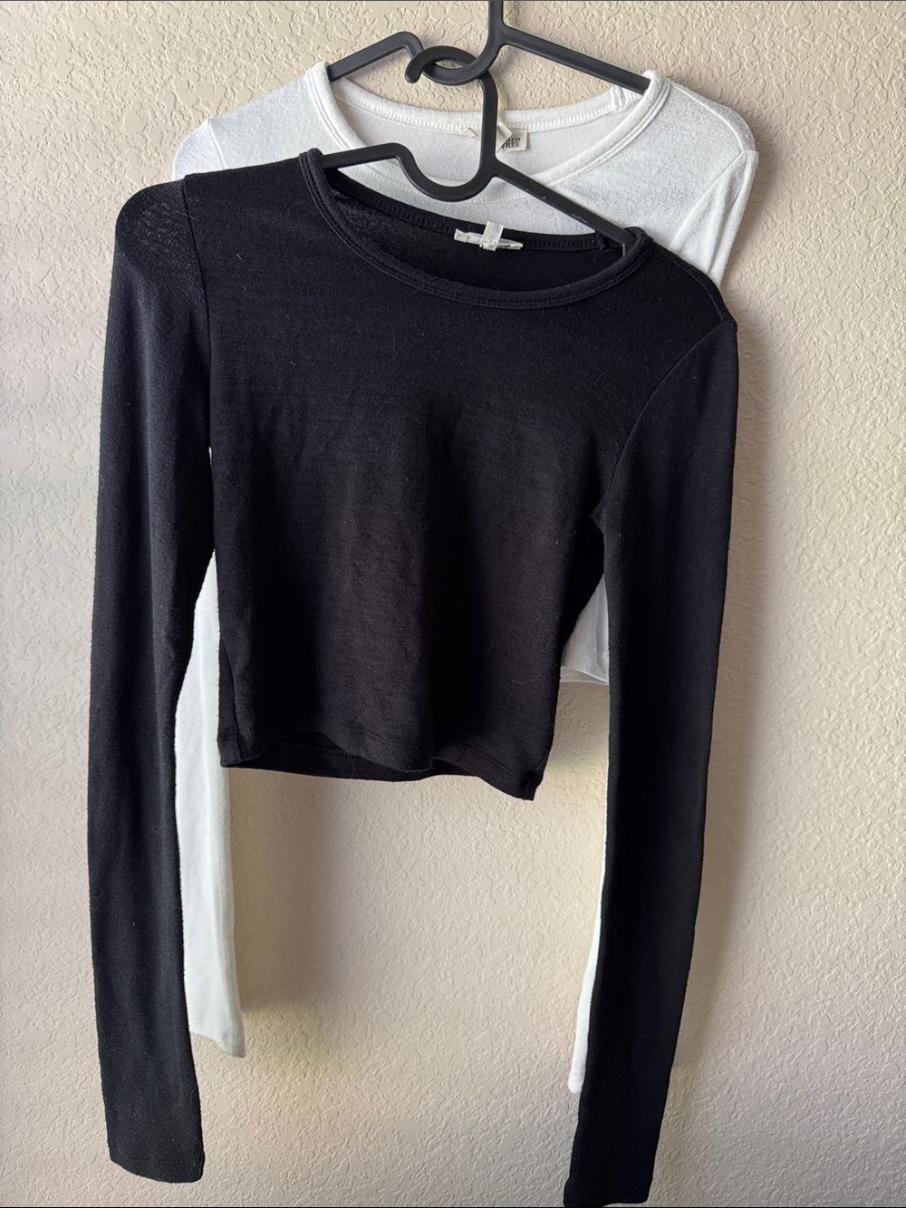 Aritzia Long Sleeve Tee Bundle